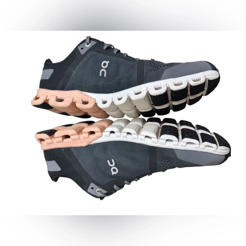 On Running sleek stylish
